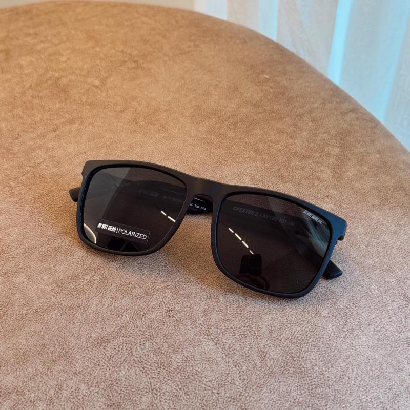 AY NOT DEAD S CHESTER AZUL POL